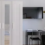Ideal City Studio-Apartment, Vesta Philoxenia